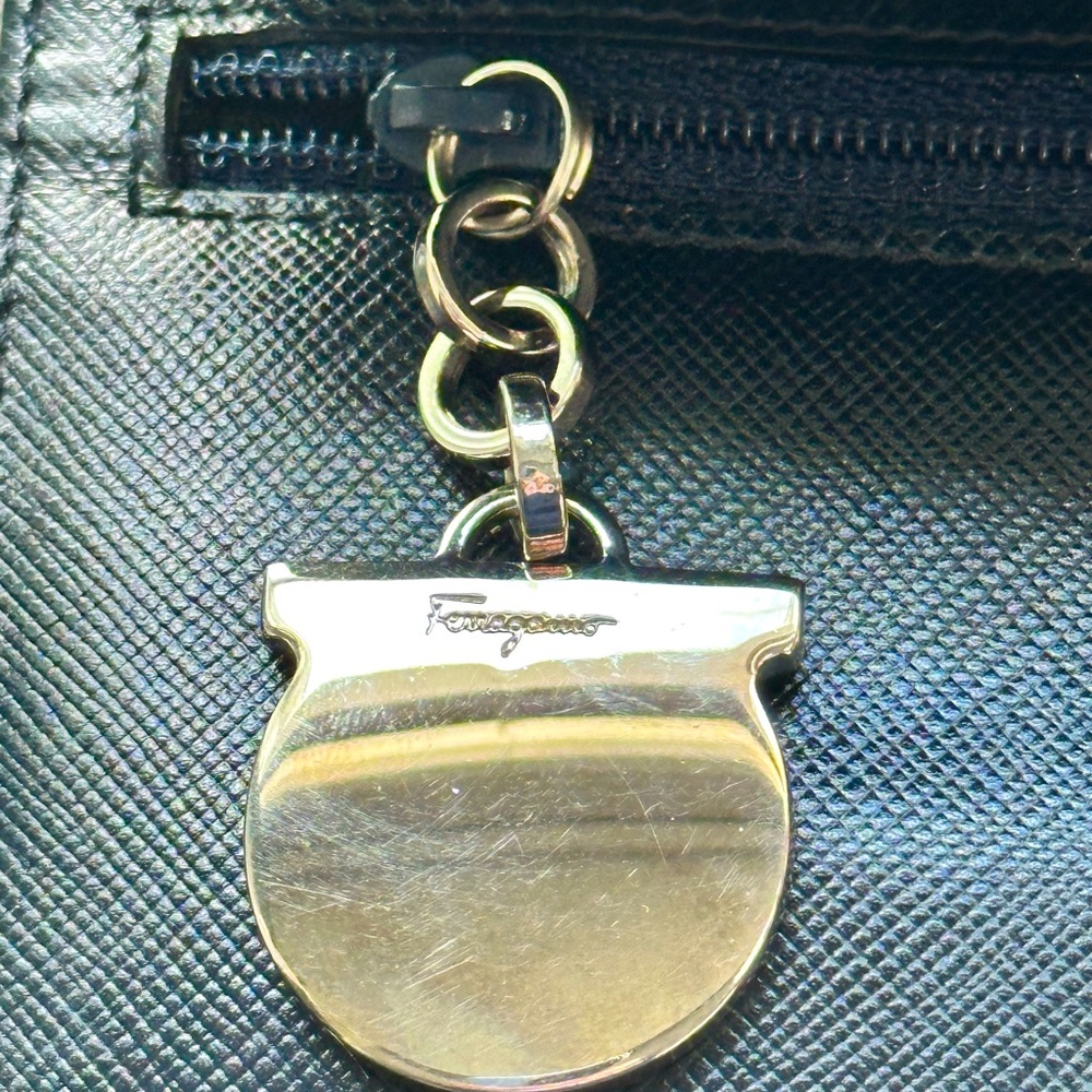 Salvatore Ferragamo Gancini Wallet - Picture 5 of 10
